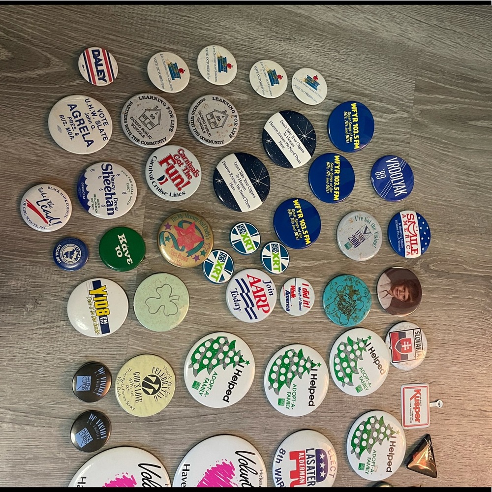 Vintage pin button bundle - Picture 2 of 7